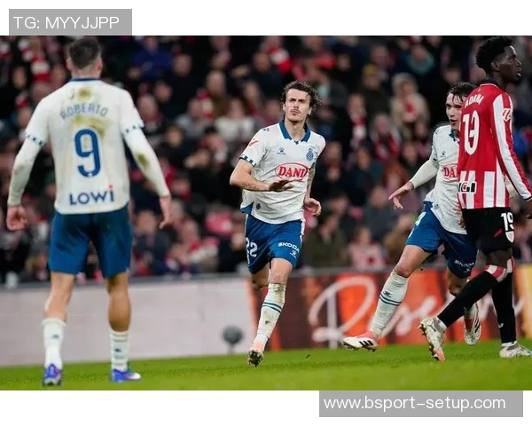 西甲激战巴萨大胜阿森纳点球争议引发全场热议