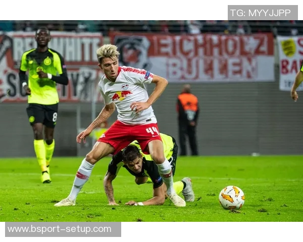 欧联杯莱比锡大胜里昂乌龙球引发全场狂欢与转会传闻热议